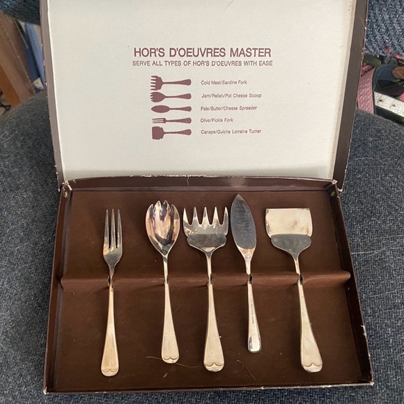 Godinger Silverplated Hor's D'oeuvres set - Picture 3 of 4